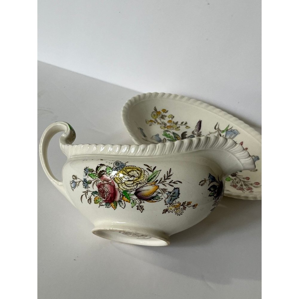 Windsorware  gravy boat - rare find - pristine vintage condition